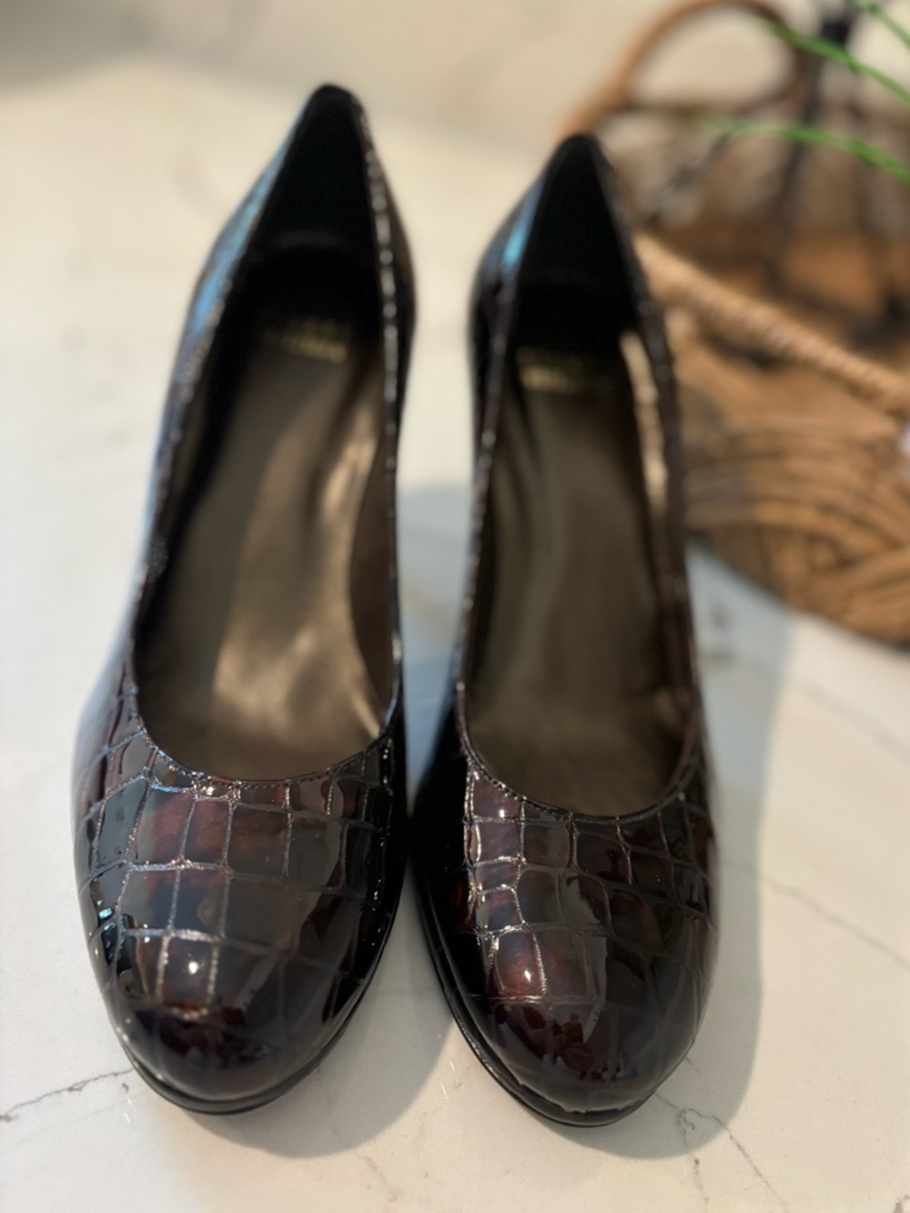 Stuart Weitzman NEW in Box Muse Fudge Sioux Crocodile Heel Pump Womens 7 - Picture 14 of 16